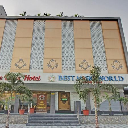 Treebo The Boss Hotel Raipur  Bagian luar foto