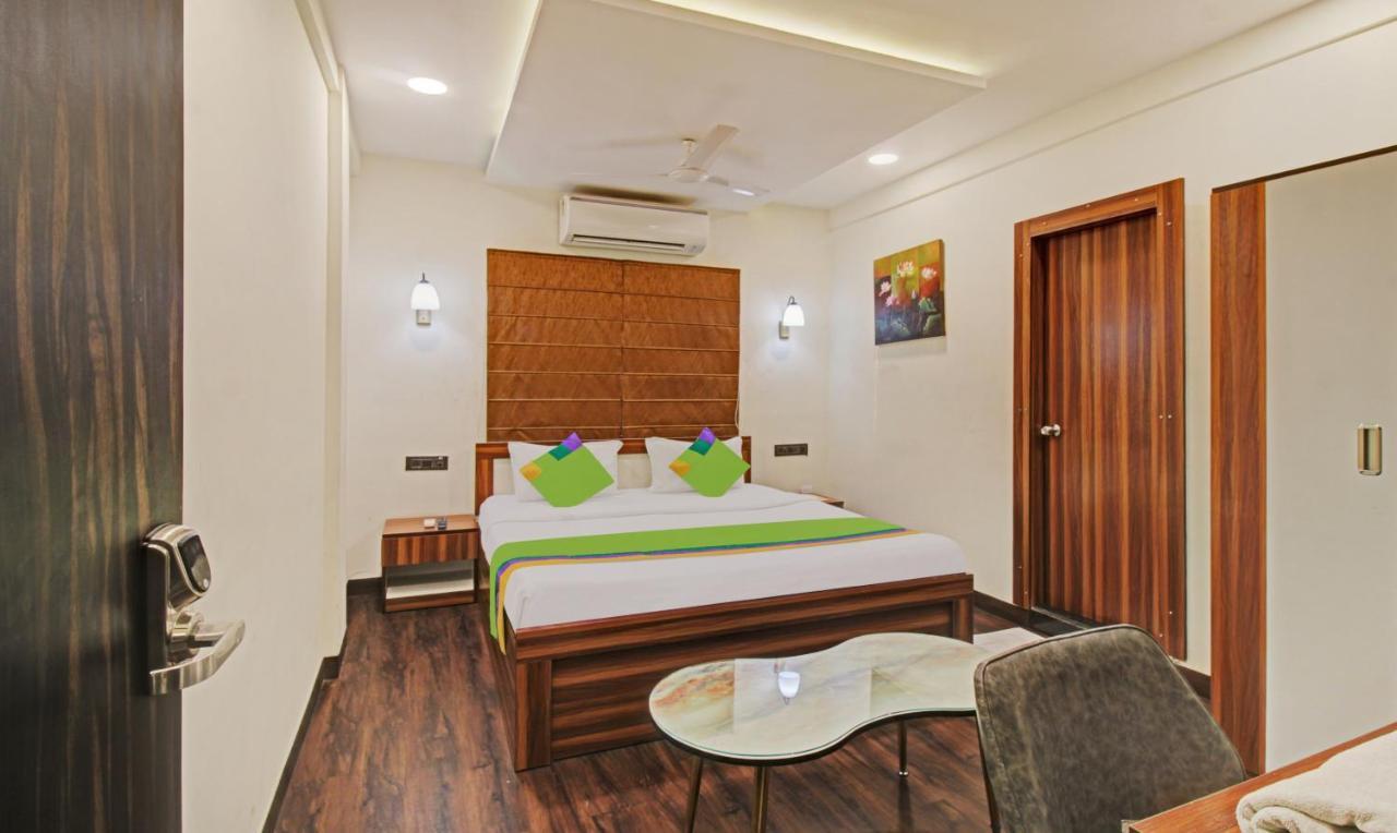 Treebo The Boss Hotel Raipur  Bagian luar foto