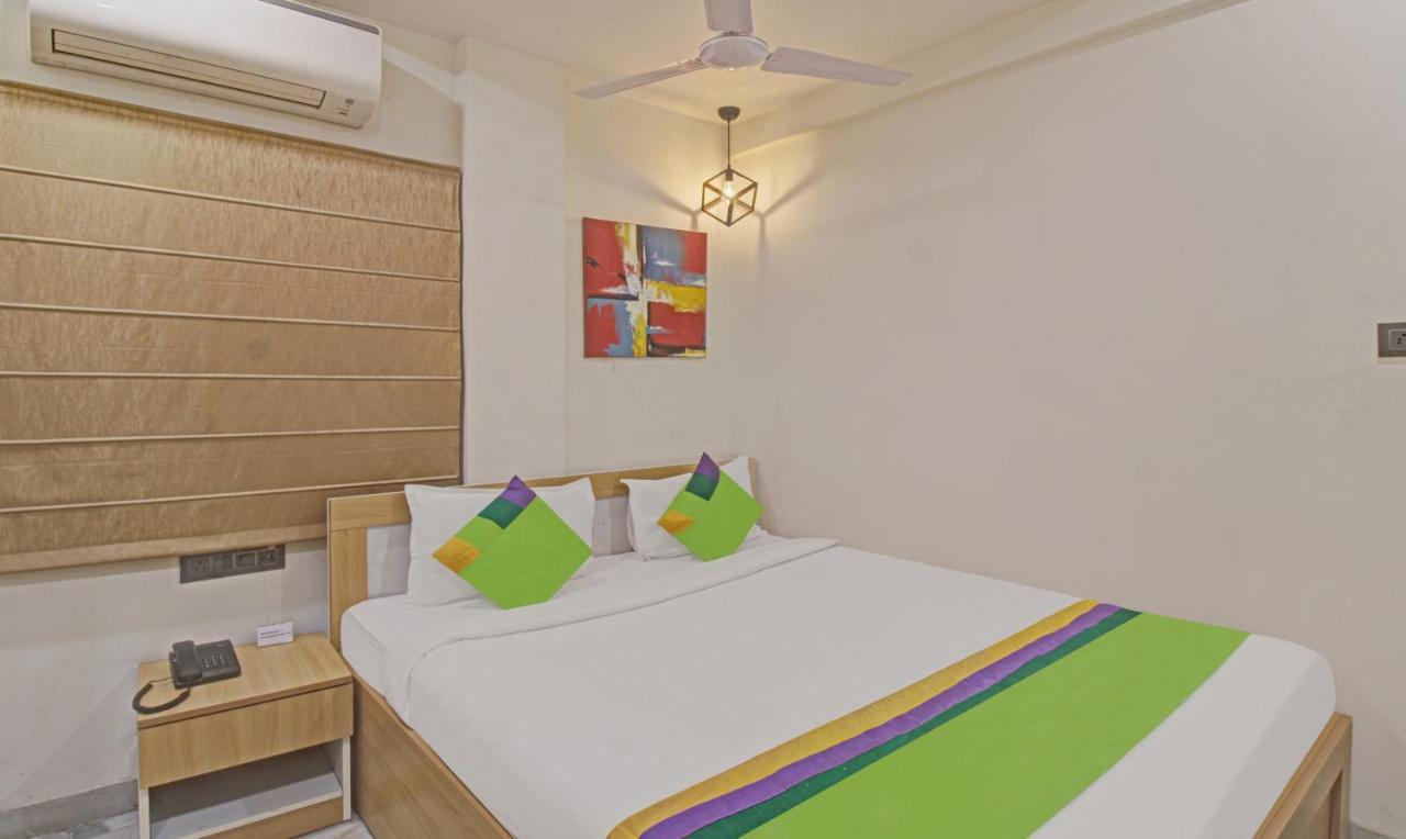 Treebo The Boss Hotel Raipur  Bagian luar foto