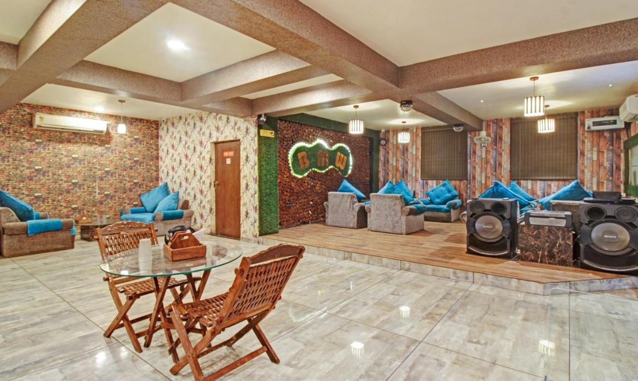 Treebo The Boss Hotel Raipur  Bagian luar foto