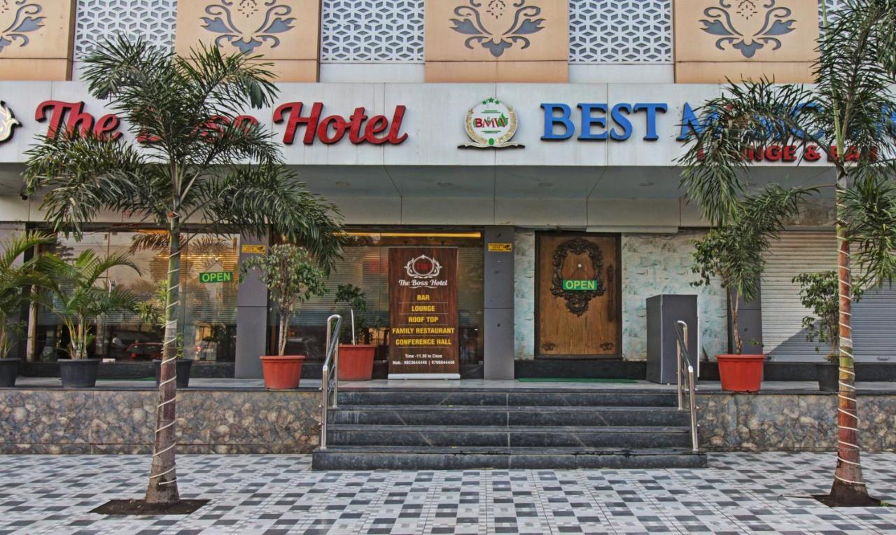 Treebo The Boss Hotel Raipur  Bagian luar foto