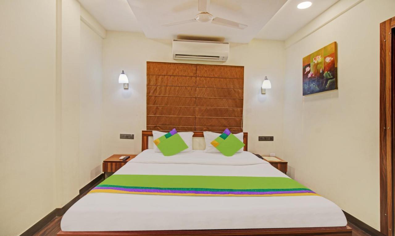 Treebo The Boss Hotel Raipur  Bagian luar foto
