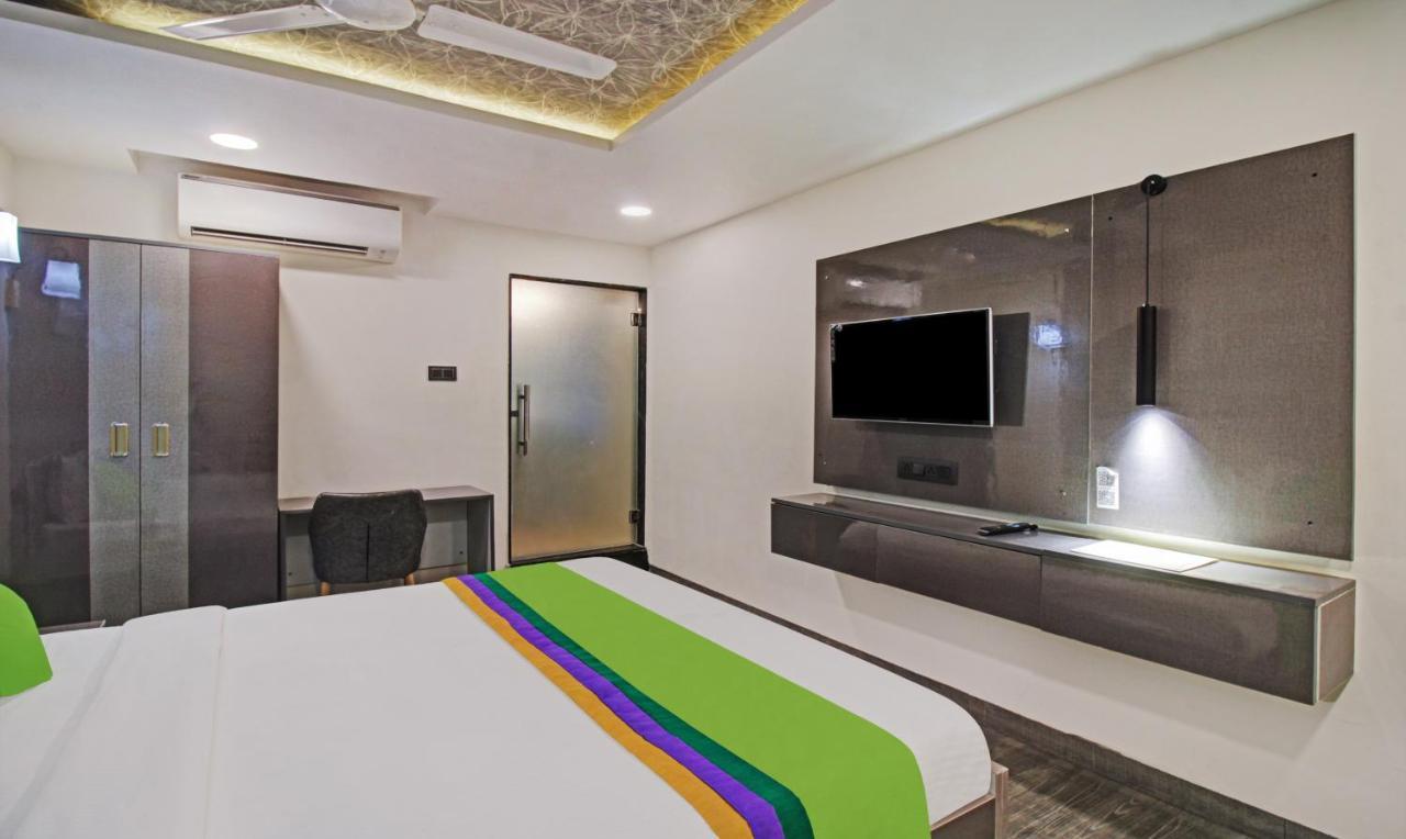 Treebo The Boss Hotel Raipur  Bagian luar foto