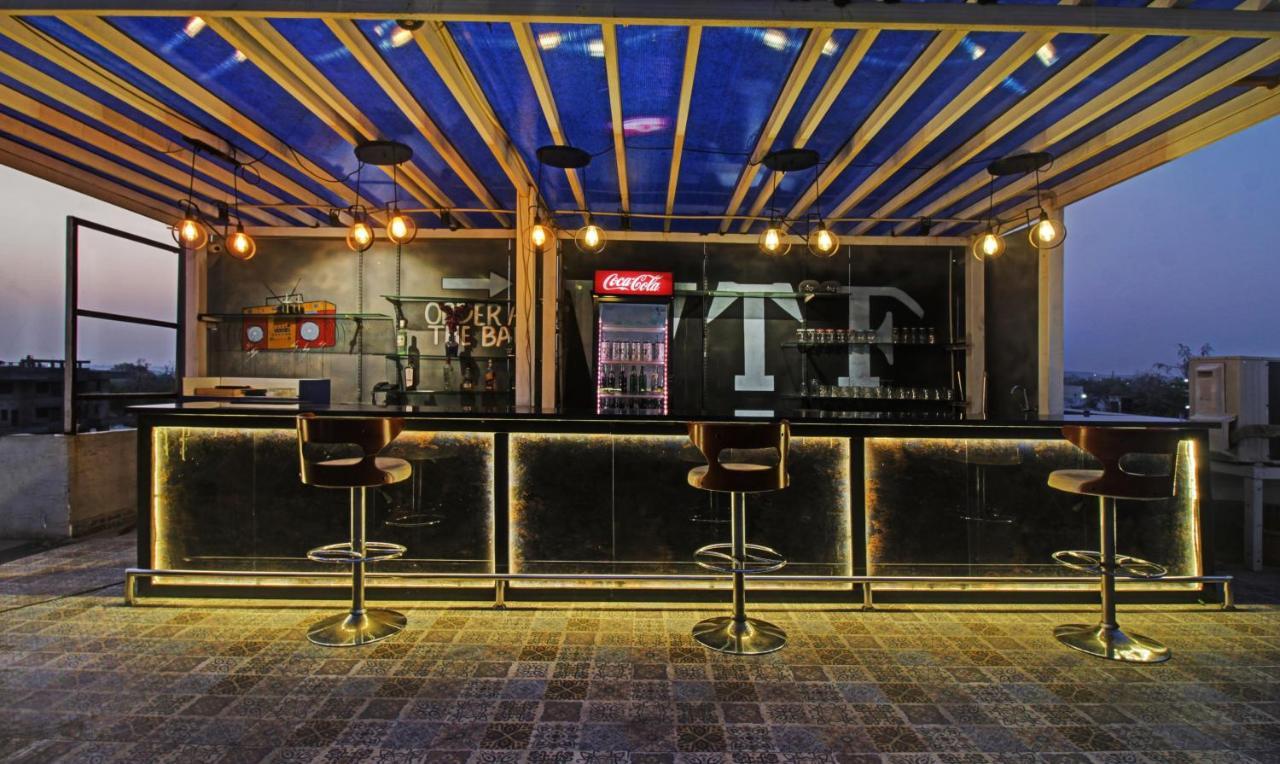 Treebo The Boss Hotel Raipur  Bagian luar foto