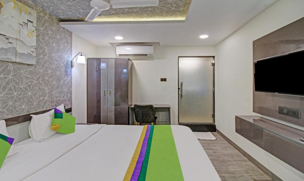 Treebo The Boss Hotel Raipur  Bagian luar foto