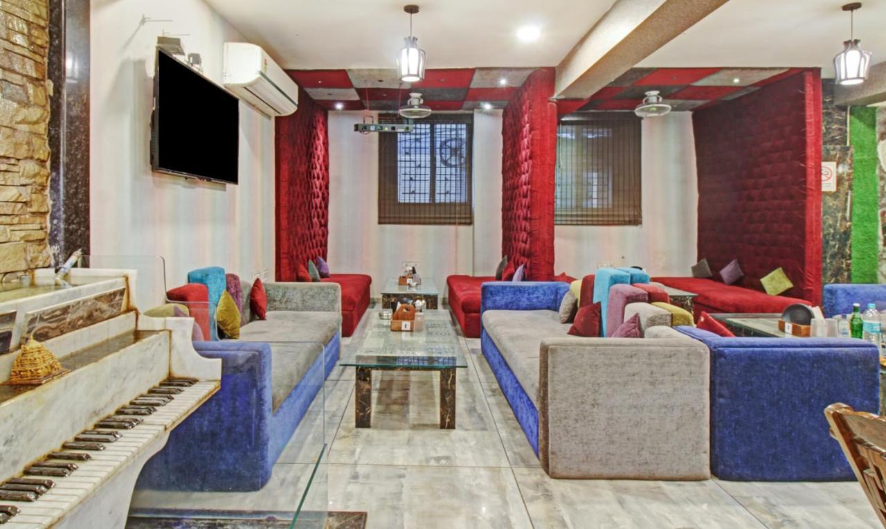 Treebo The Boss Hotel Raipur  Bagian luar foto
