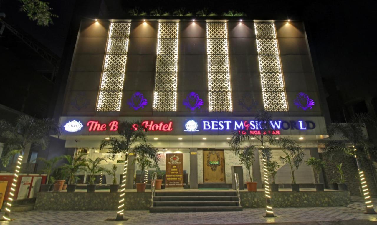 Treebo The Boss Hotel Raipur  Bagian luar foto