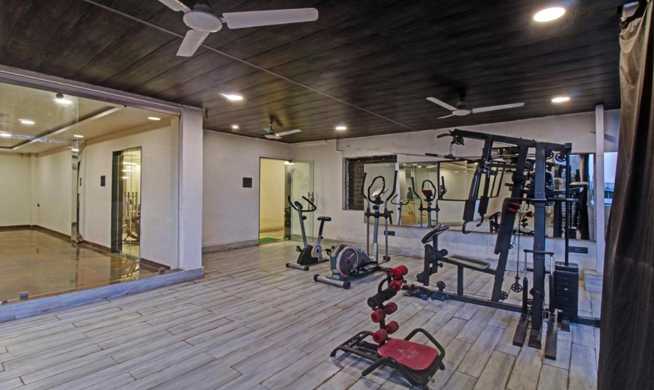 Treebo The Boss Hotel Raipur  Bagian luar foto