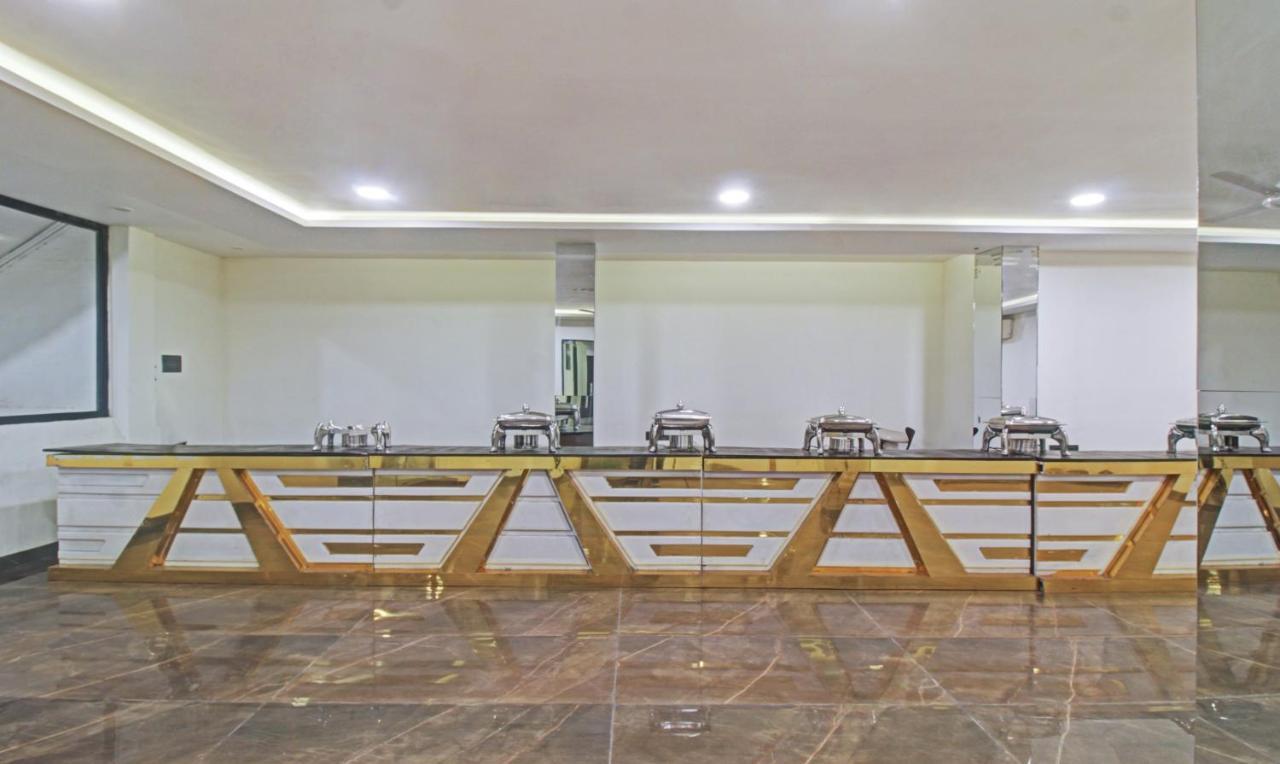 Treebo The Boss Hotel Raipur  Bagian luar foto